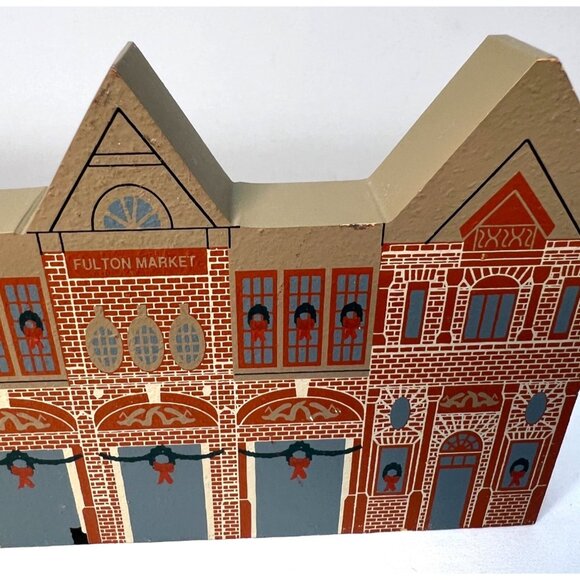 New York Christmas Series Fulton Market Wooden Block - Picture 2 of 7